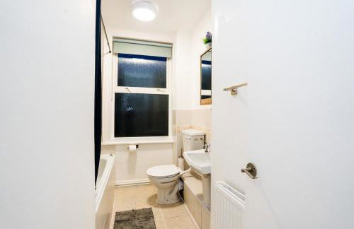 Comfy 4 Bed House near Notts City Centre - FREE Parking - Foto 77