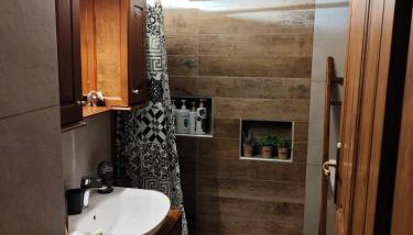 Litheon House - Photo 2