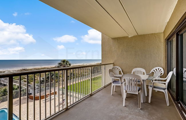Convenience Direct Oceanfront Condo with Private Balcony by RedAwning - Photo 46