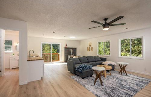 Updated Large River Front Home with Hot Tub - Foto 30