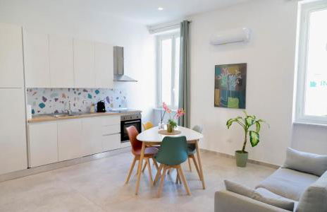 Cosmo 38 Luxury Apartments - Free Parking - Photo 10