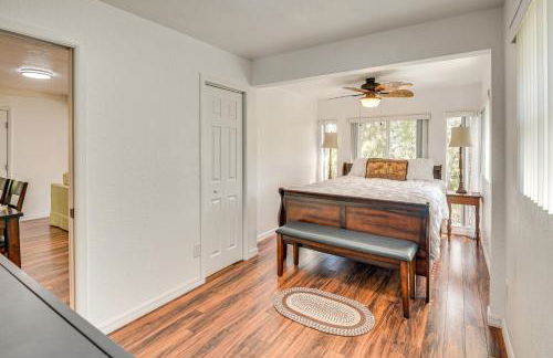 Walk to Lake George Quiet Nature Escape with Deck - Foto 11