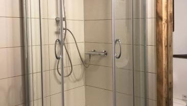 Maritime Ferienwohnung PENZLIN im Rittergut Leppersdorf bei Dresden - Foto 4, Shower