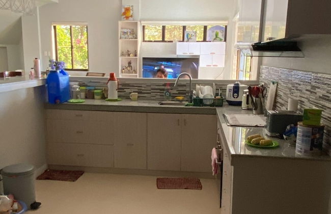 Villa - Sleeps 10 - Communal Pool - Parking - Foto 6