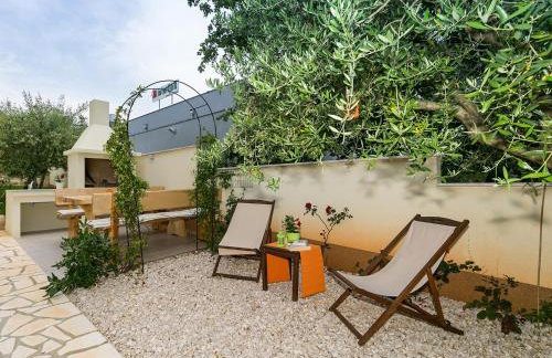 Villa Birikina with Pool - Photo 26