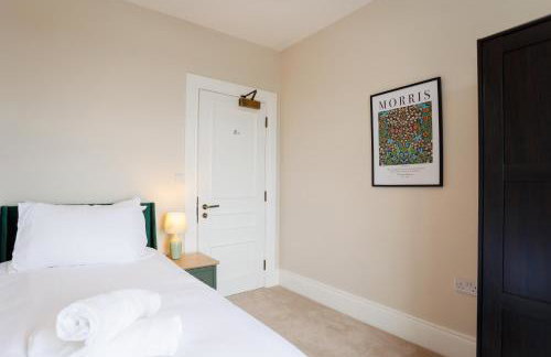 111 By Mayfair - Luxurious 12 Bedroom House, Portrush - Foto 21