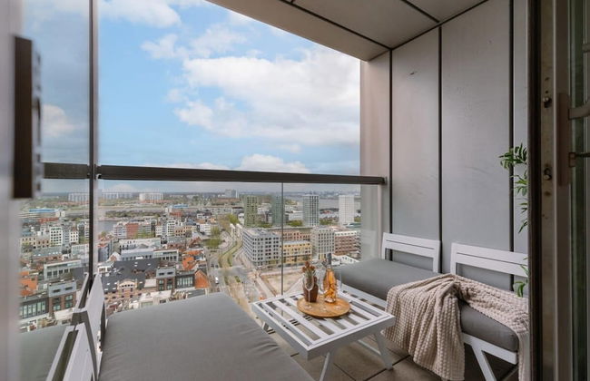 Apartment With Beautiful View of Antwerp - Photo 1