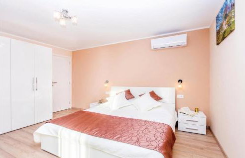 Nice Apartment In Krk With Wifi - Photo 34