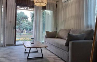 Valia's Beach Studios - Photo 1