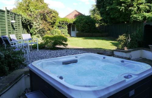 Lilac Cottage -Sleeps 6 -HOT TUB - Foto 20
