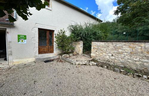 Gîte Contemporain près de l'Abbaye de Noirlac avec Jardin, Wi-Fi et Commodités Incluses - FR-1-586-38 - Foto 6