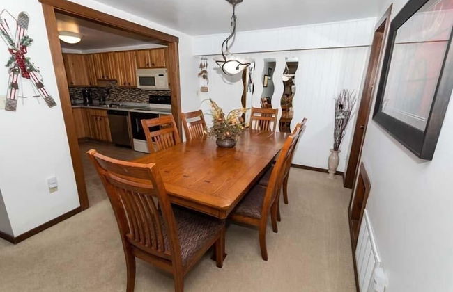 Cozy Seven Springs 1 Bedroom Deluxe Condo with Private Deck by RedAwning - Save 10% on 3 Nights, 15% on 5 Nights! - Foto 20