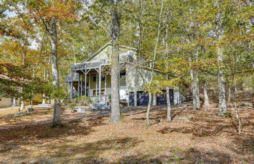 Luxury Home with Game Room, 4 Mi to Bushkill Falls! - Foto 33