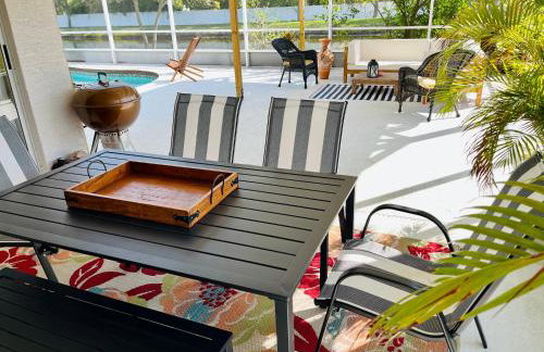 Spacious 5BR Private Home, Private Pool & Salt Water Spa, Minutes from Beaches - Foto 10