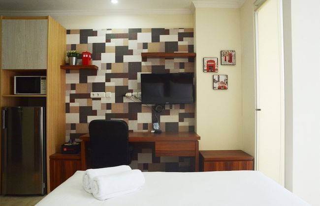 Warm and Best Studio Menteng Park Apartment - Photo 4