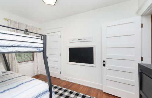 Family Haven with Hot Tub-Near Downtown Indy - Foto 24