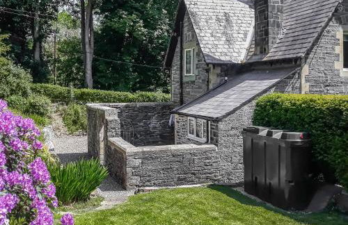 Llantysilio Lodge - Photo 10