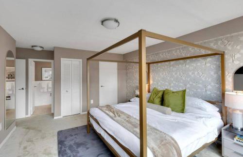 Large 3 bedroom Family Suite, Private Balcony, 5 min to DCA, Gym, Pool and more! - Photo 41