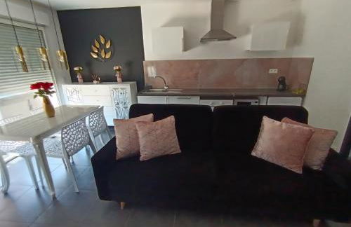 Cocon romantique avec jacuzzi extérieur - Foto 16