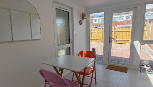 Gated 2 Guests Private House Free Parking - Foto 4