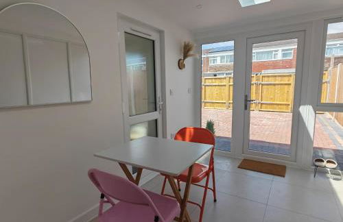 Gated 2 Guests Private House Free Parking - Foto 4