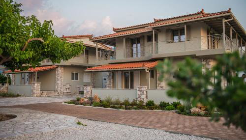 Terra Hélios Suites & Studios - Photo 2, Garden view