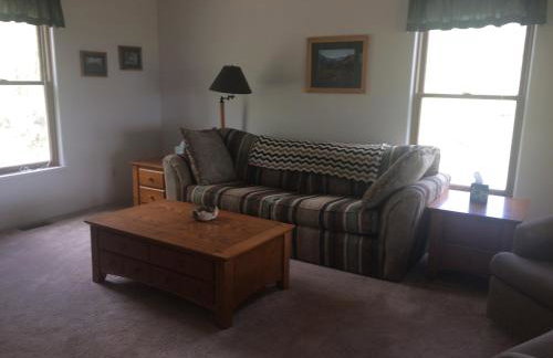 Whistle Pig Retreat at 22 West Cabins and Recreation - Foto 18