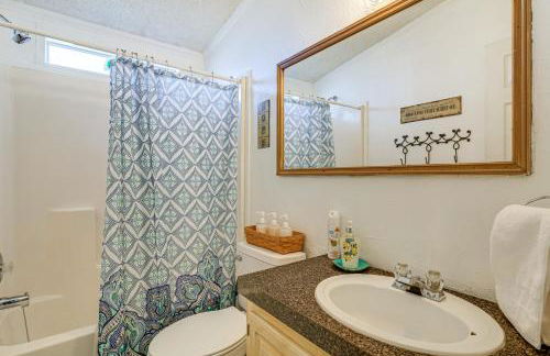 College Station Getaway with Hot Tub and Courtyard! - Photo 16