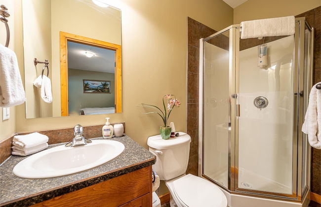 Bear's Paw Chalet - Amazing Location & Ski In/out - Photo 17