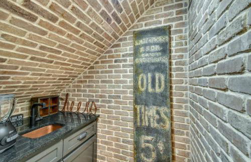 Luxurious Clarkesville Cabin with Decks and Fire Pit - Foto 12