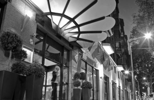 Warwick Reine Astrid - Lyon - Foto 19