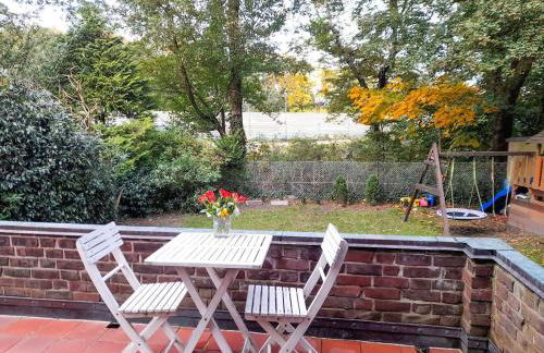 Central Private Cozy Room w own entrance, Spacious Bathroom, on-site parking - Foto 6