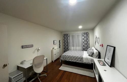 Spacious Home Steps from Huge Park and Outdoor Fun - Foto 19