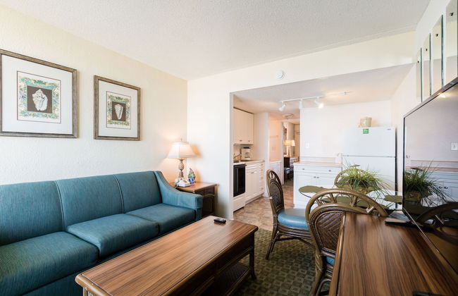 Beach Club at Montego Inn - Photo 20