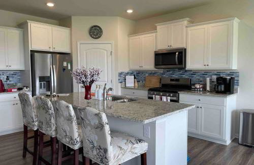 Gorgeous Seaside Paradise - Ultimate Family Getaway! - Photo 6