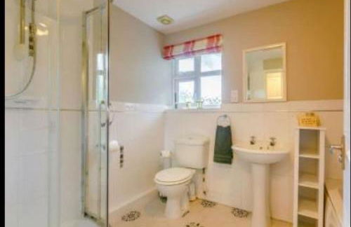 The Nook located in a beautiful garden setting with parking - Foto 12