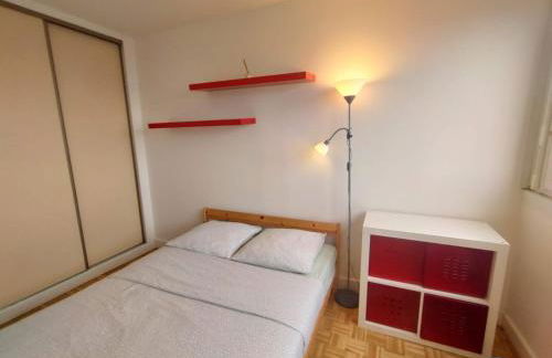 5 mn (450 m) walk Metro/La Defense/Netflix/Parking - Foto 11