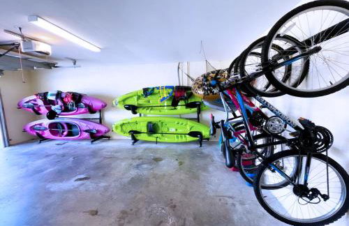 On The Water! Sleeps 12! 2 King Masters, Golf, Fishing, Bbq, Pool, Spa, Pvt Yard - Foto 2