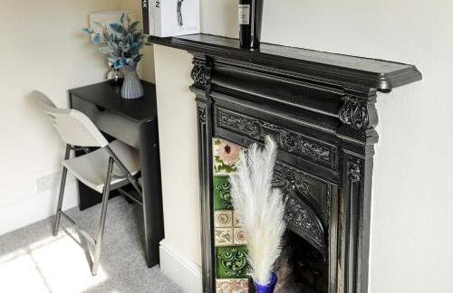 Big PROMO! Central Canterbury City Escape 2BR 2BA House, en-suite, Couples Retreat, Perfect For Families, Students, Relocators FREE Parking Fast WiFi - Foto 37