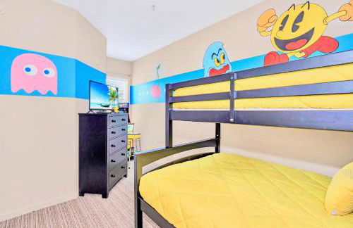 Spacious 3BR Condo with Pool near Disney - Photo 18