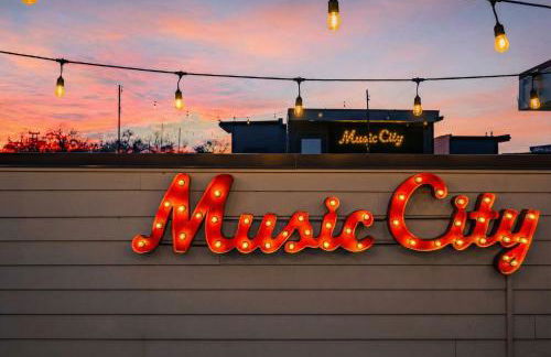 New NashVegas Downtown Rooftop City Views 13Beds - Foto 59