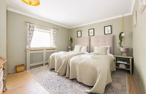 Stunning Renovation edge of Frome + country views - Photo 11