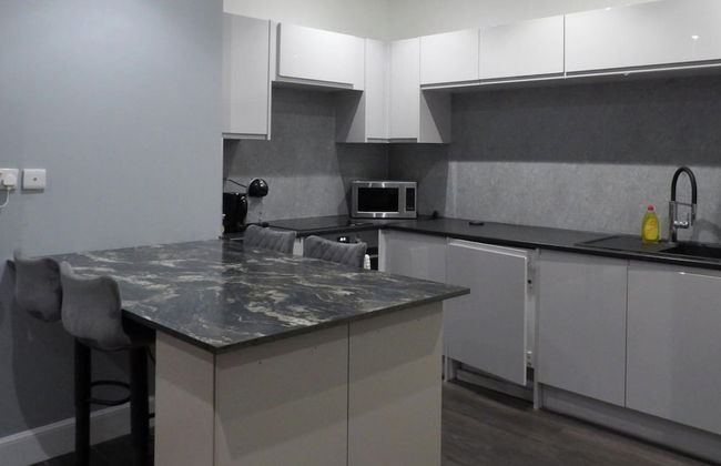 2bed Apt Sleeps 4-near Meadows Park, Parking, Wifi - Foto 7