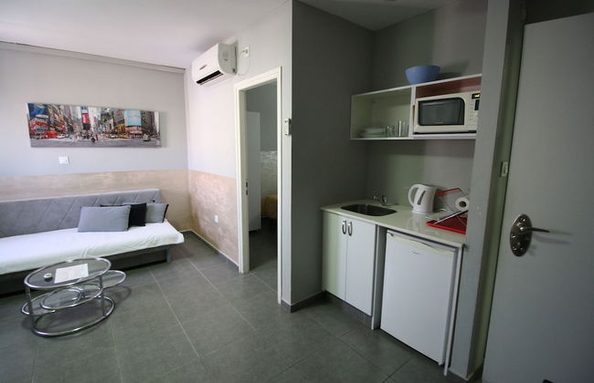 Rich Luxury Suites - Photo 25