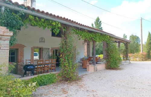 Gite de Coulassy 8 à 10 pers dans parc de 2 hectares - Foto 5