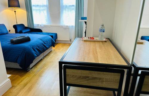 Stunning one bedroom Studio Flat - Photo 4
