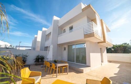 VILLA LEVANTE - Beach & Jacuzzi - Foto 1