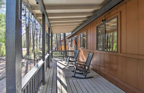 Fireplace, Deck and Grill Pinetop Cabin Rental! - Foto 1