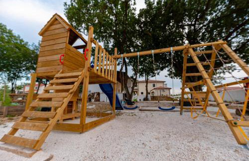 Villa Pietro with a heated Saltwater pool - Photo 63