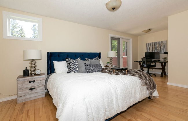 LUXURIOUS 5-Br Acreage | Year-Round Heated Pool & HotTub | Mtn View | Pool Table - Foto 2